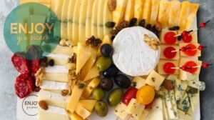 Tabla-de-quesos-variados-con-tomates-secos