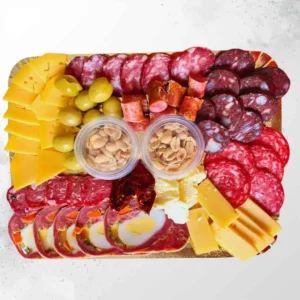 Picada de campo gourmet con quesos y embutidos tradicionales en Buenos Aires