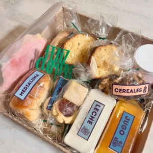 Box Desayuno Completo Premium – Sin Taza - Ideal para cumpleaños, aniversarios o sorprender en cualquier ocasión.