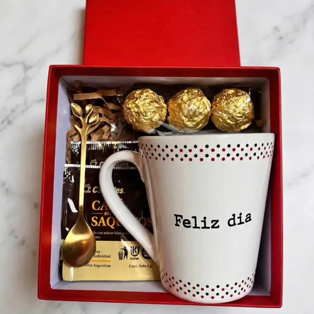 box ejecutivo corporativo con taza feliz dia y chocolates